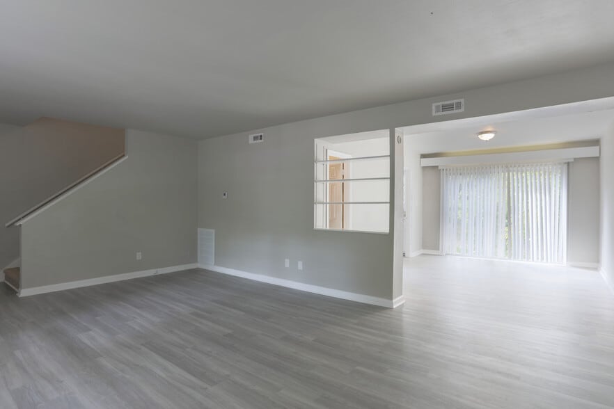 207 Ridgewood Ave, Macon-Bibb, GA for sale - Matterport 3D Scan - Image 2 of 33