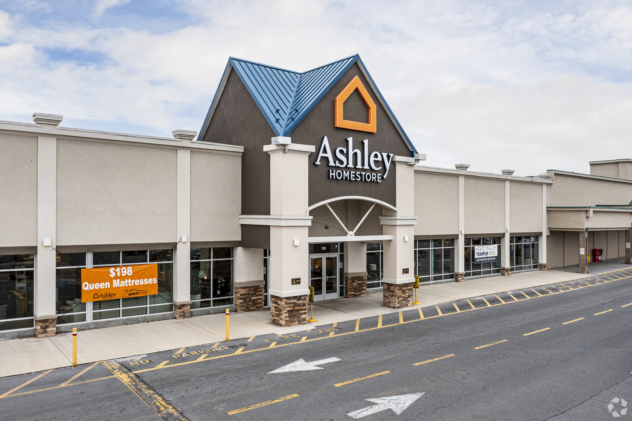 130-190 Delco Plz, Winchester, VA for lease Building Photo- Image 1 of 13