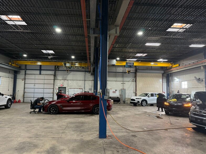 731 Morse Ave, Schaumburg, IL for lease - Building Photo - Image 3 of 4