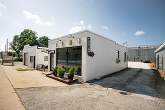 563-565 MLK Jr Blvd, Fayetteville, AR à louer Photo du bâtiment- Image 1 de 5