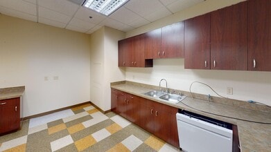330 E Kilbourn Ave, Milwaukee, WI for lease Interior Photo- Image 1 of 10