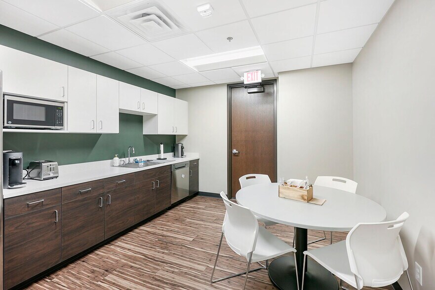 13100 Wayzata Blvd, Minnetonka, MN à louer - Photo intérieure - Image 2 de 33