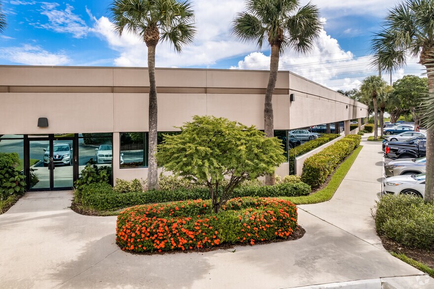 751 Park of Commerce Dr, Boca Raton, FL à louer - Photo du bâtiment - Image 2 de 6