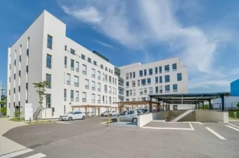 Bureau dans Villeurbanne à louer - Photo du bâtiment - Image 2 de 9