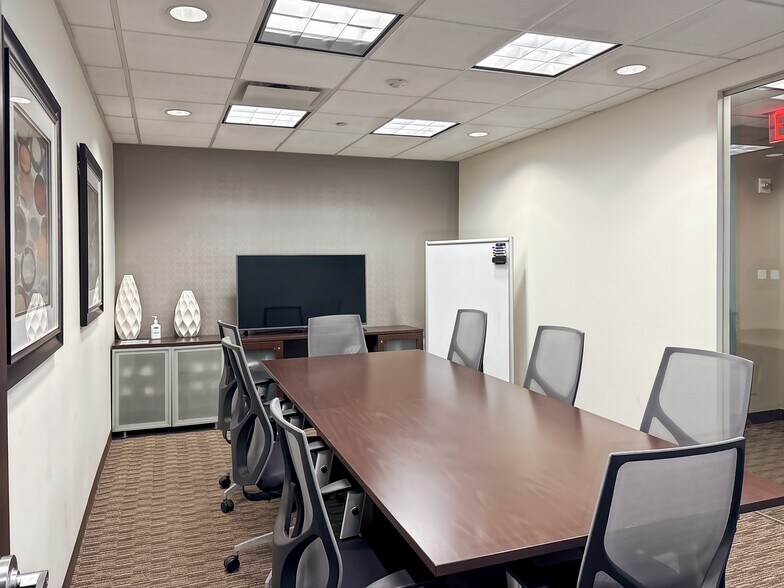 118-35 Queens Blvd, Forest Hills, NY à louer - Photo intérieure - Image 3 de 15