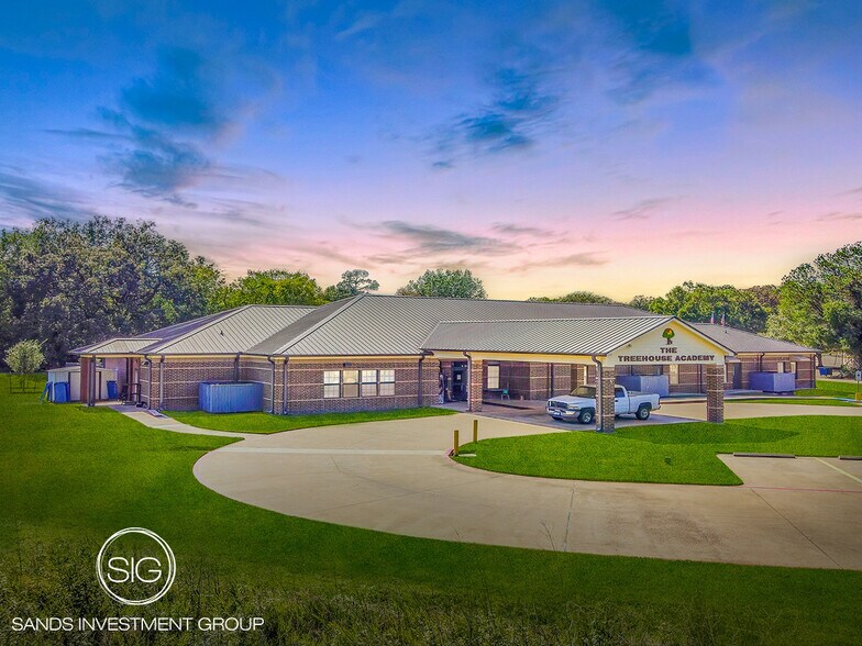 301 Renaissance Way, Crockett, TX à vendre - Photo du bâtiment - Image 1 de 5