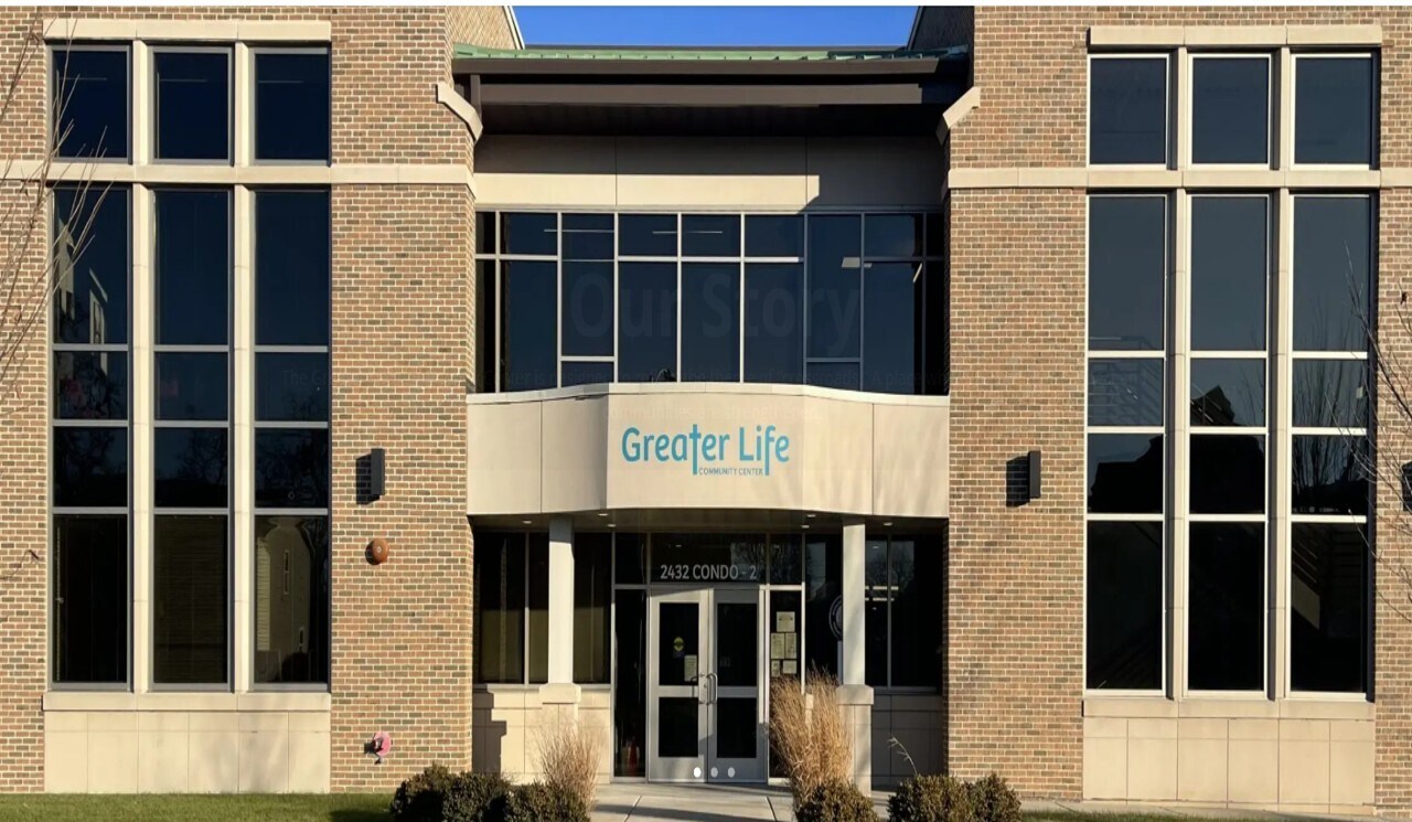 2432 N Teutonia Ave, Milwaukee, WI à vendre Photo principale- Image 1 de 1