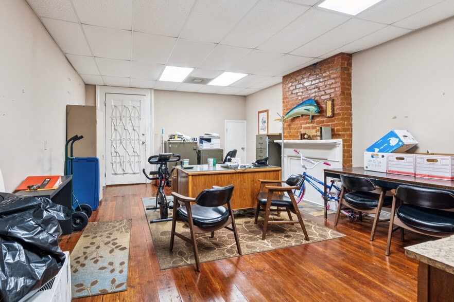 Garden District Hotel Redevelopment portfolio of 5 properties for sale on LoopNet.ca - Building Photo - Image 2 of 30