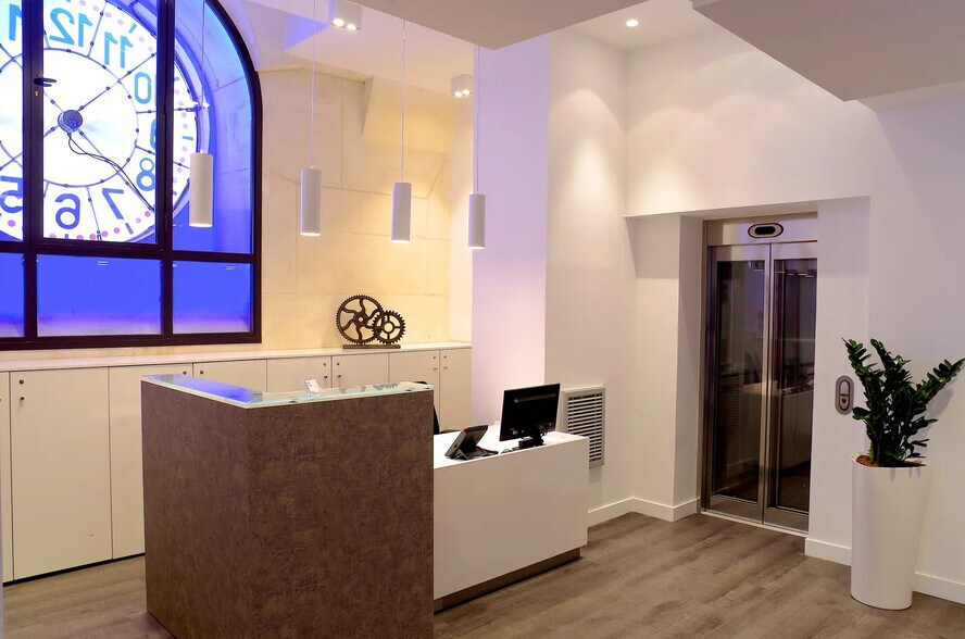 Bureau dans Bordeaux à louer - Hall d’entrée - Image 3 de 10