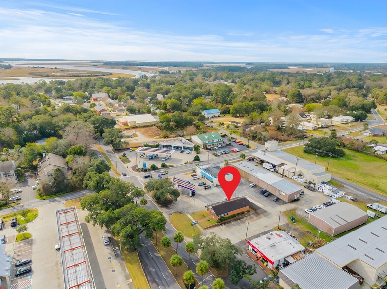 3021 E Victory Dr, Savannah, GA for sale - Building Photo - Image 3 of 24