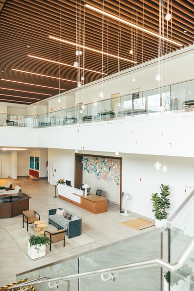 11 Rock Row, Westbrook, ME à louer - Photo du bâtiment - Image 2 de 20