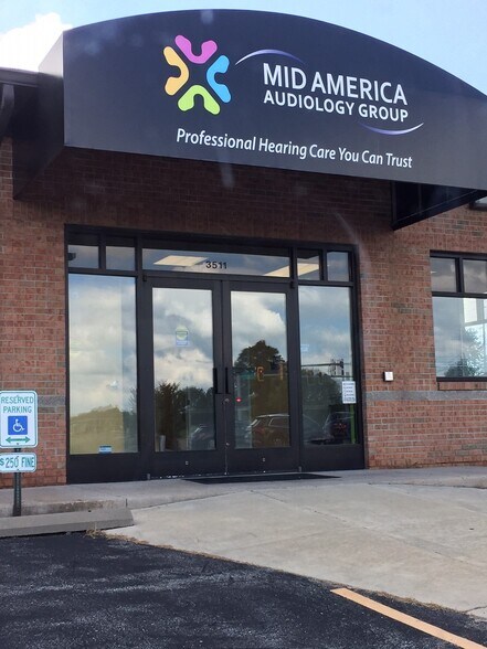 3511 College Ave, Alton, IL for lease - Building Photo - Image 2 of 9