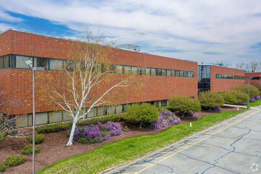 355 Wood Rd, Braintree, MA for sale - Building Photo - Image 1 of 1