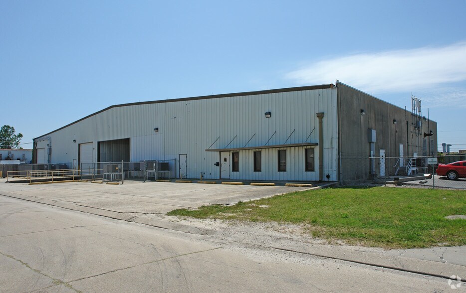 1327 Danville St, Kenner, LA à louer - Photo du bâtiment - Image 2 de 2
