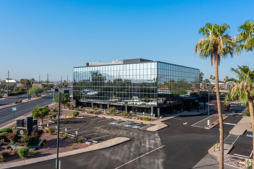 333 N Wilmot Rd, Tucson, AZ à louer - Photo du bâtiment - Image 2 de 5