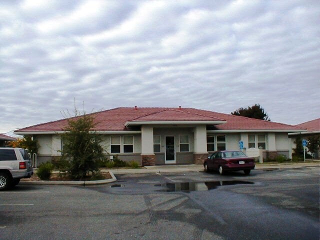 2056 Talbert Dr, Chico, CA à louer - Photo du bâtiment - Image 2 de 3