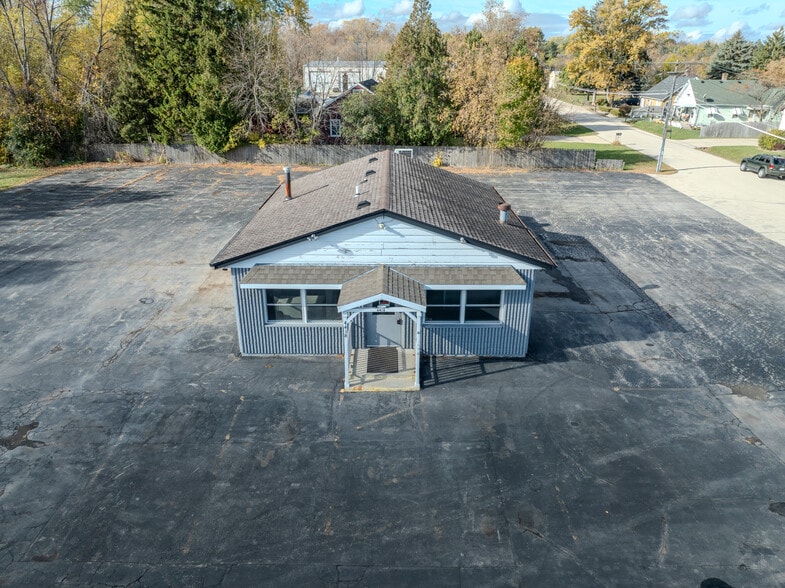 4418 Douglas Ave, Racine, WI for sale - Building Photo - Image 1 of 19