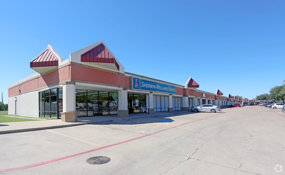 909 Gross Rd, Mesquite, TX à louer - Photo du bâtiment - Image 2 de 4