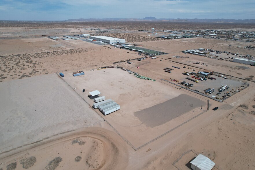 995 Aguilar St, El Paso, TX à louer - Aérien - Image 3 de 7