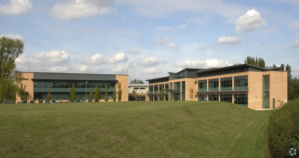 Davy Ave, Milton Keynes à louer - Photo du bâtiment - Image 2 de 11