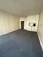 10 Rue Du Chevalier De Saint-George, Paris for lease Interior Photo- Image 1 of 9