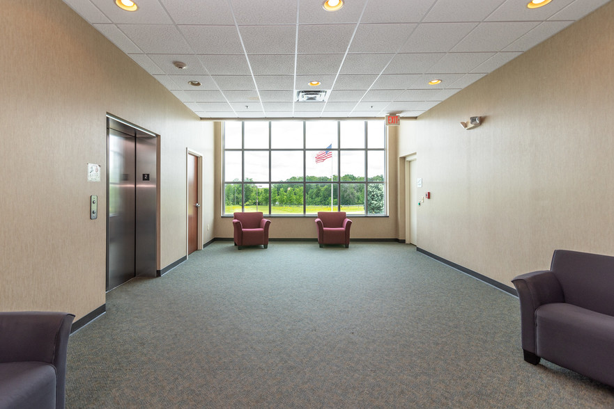 6010 Golding Center Dr, Winston-Salem, NC for lease - Lobby - Image 3 of 9