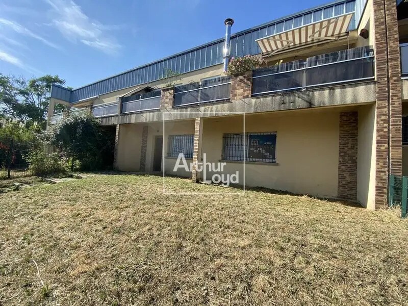 Office in Cesson for lease Building Photo- Image 1 of 6