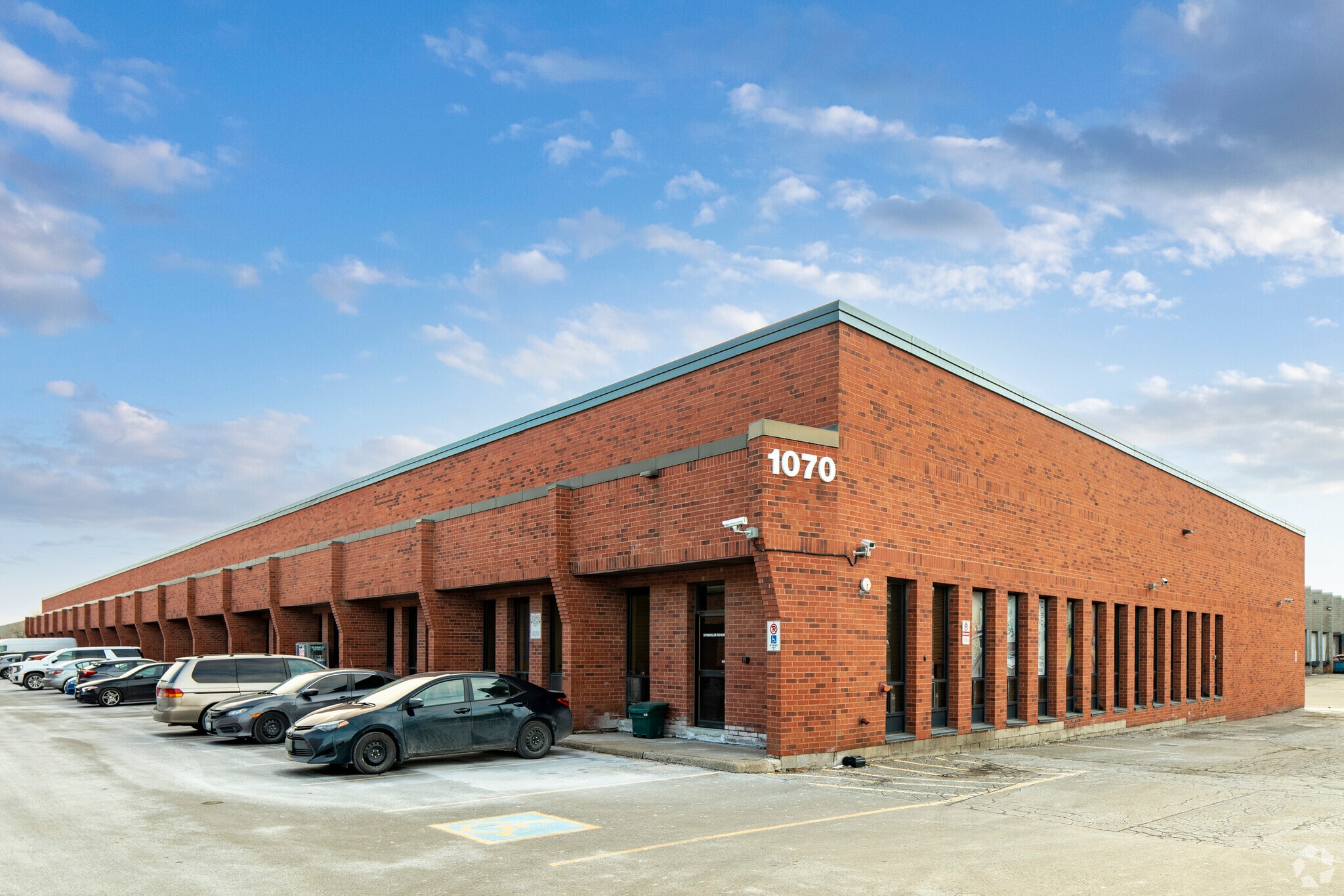 1100 Mid-Way Blvd, Mississauga, ON for lease Primary Photo- Image 1 of 5