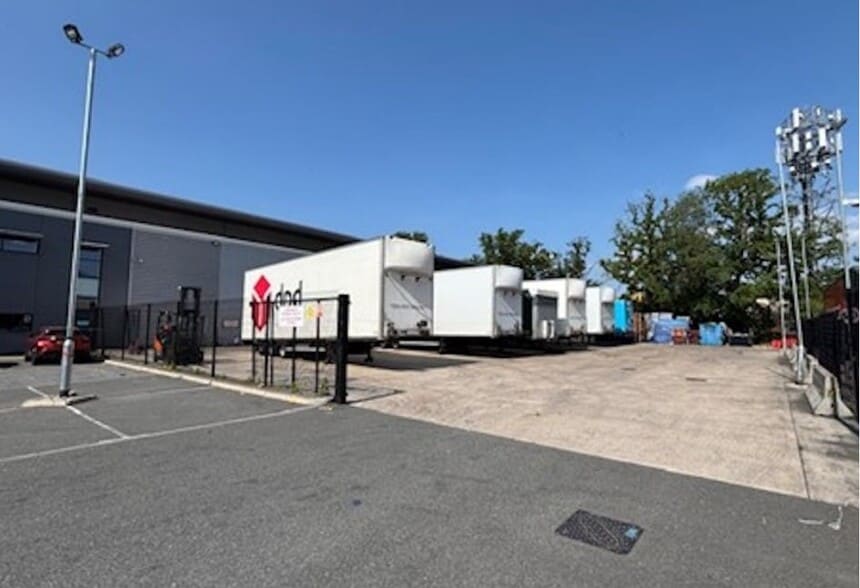 Crockfold Ln, Basingstoke for lease - Building Photo - Image 2 of 2