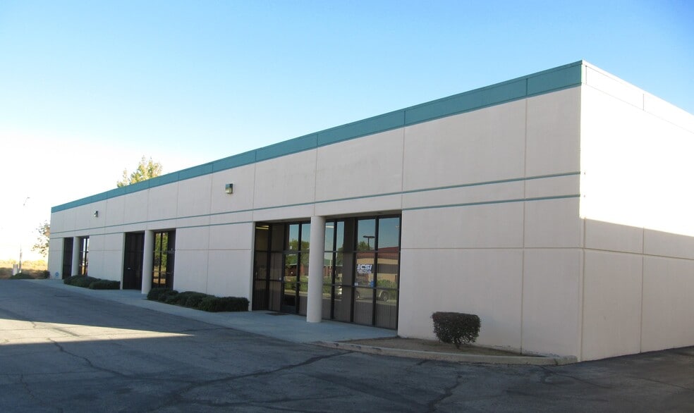 41769 11th St W, Palmdale, CA for lease - Building Photo - Image 2 of 7