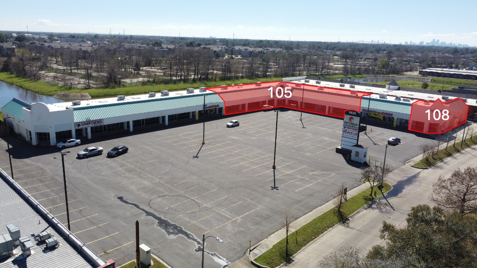 9820 Lake Forest Blvd, New Orleans, LA for sale - Building Photo - Image 2 of 5