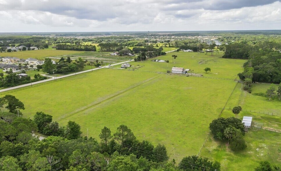 722 Airport Rd, New Smyrna Beach, FL for sale - Primary Photo - Image 2 of 24