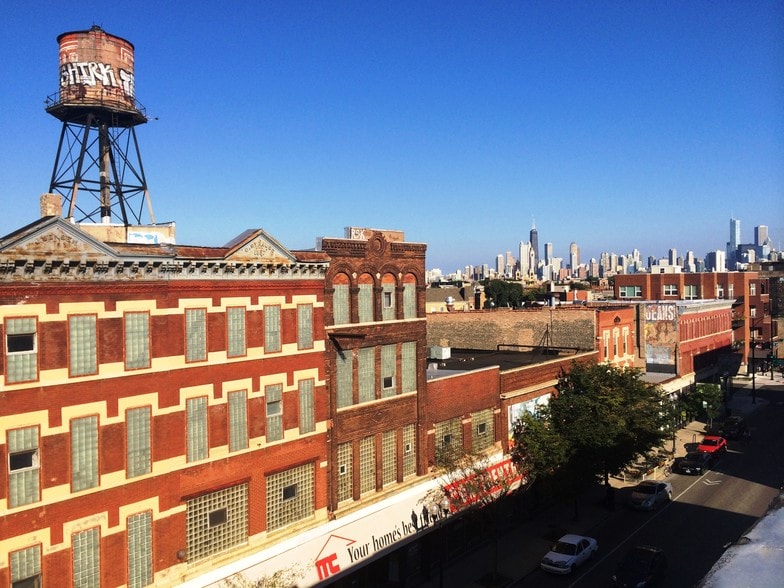 1421 N Milwaukee Ave, Chicago, IL for lease - Building Photo - Image 2 of 4