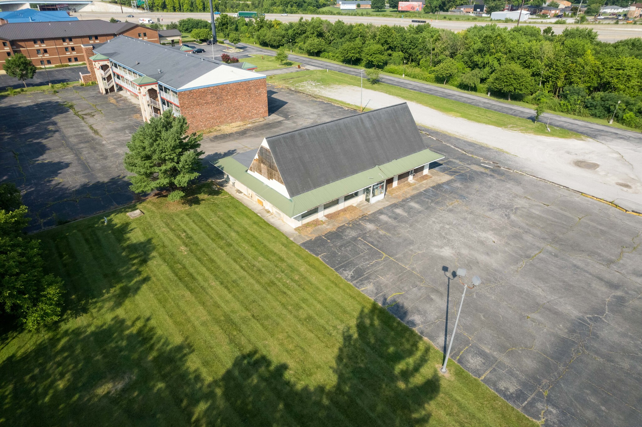 350 Eastern Blvd, Jeffersonville, IN for sale Building Photo- Image 1 of 1