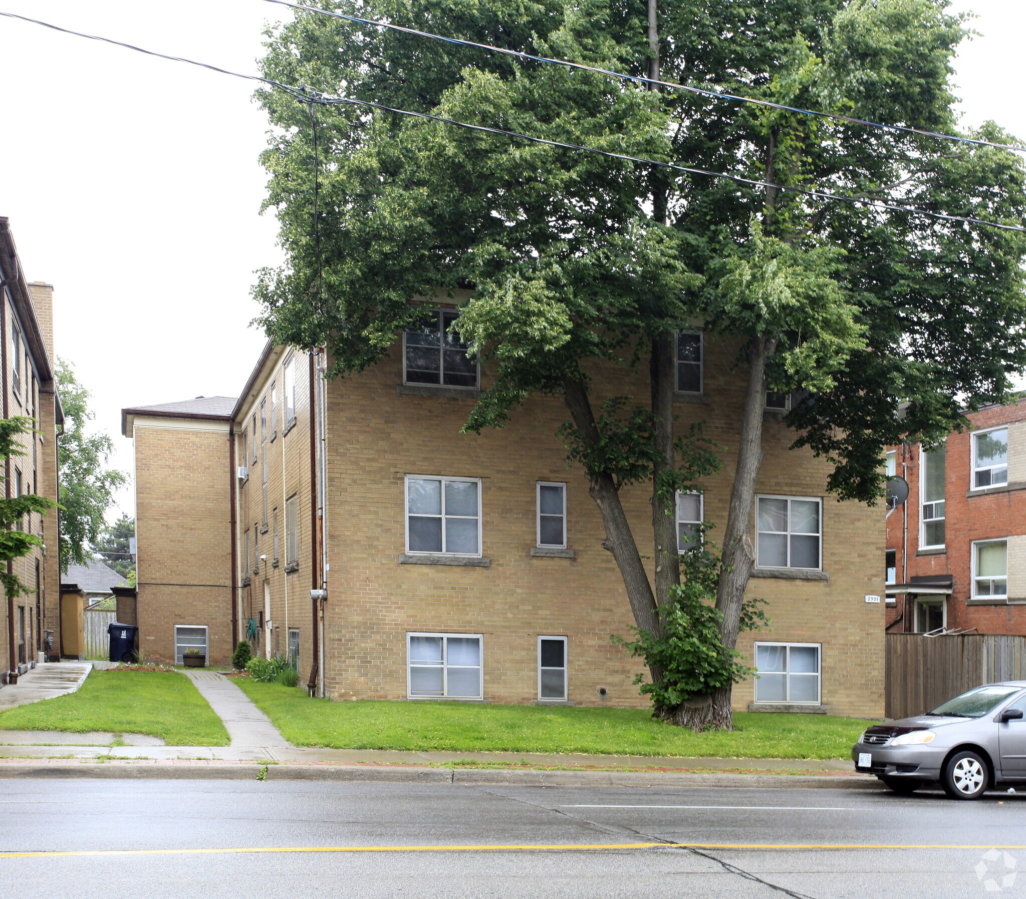 2901 St Clair Av E, Toronto, ON à vendre Photo principale- Image 1 de 1