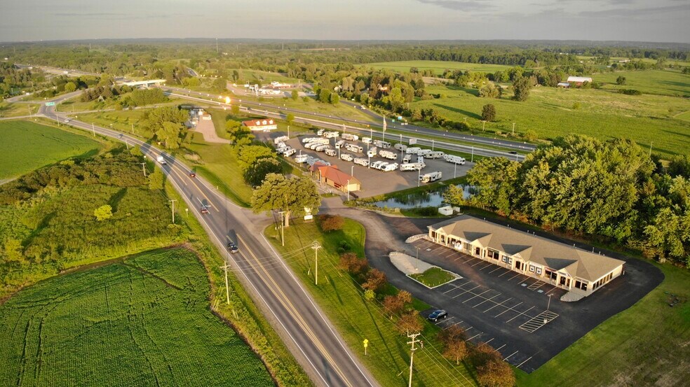 12855 Old US Hwy 12, Chelsea, MI à louer - Photo du bâtiment - Image 1 de 12