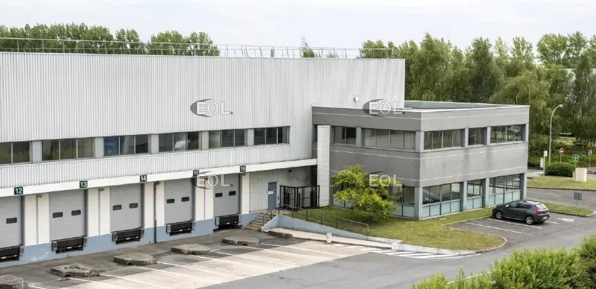 Industrial in Compans for lease - Building Photo - Image 2 of 3