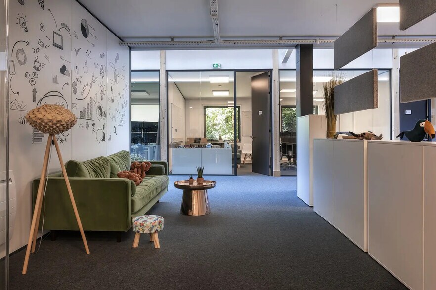 6 Avenue De La Créativité, Villeneuve-d'Ascq for lease - Interior Photo - Image 2 of 10