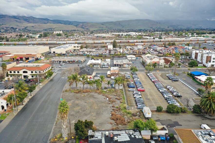 50 Serra Way, Milpitas, CA à vendre - Photo du bâtiment - Image 3 de 22