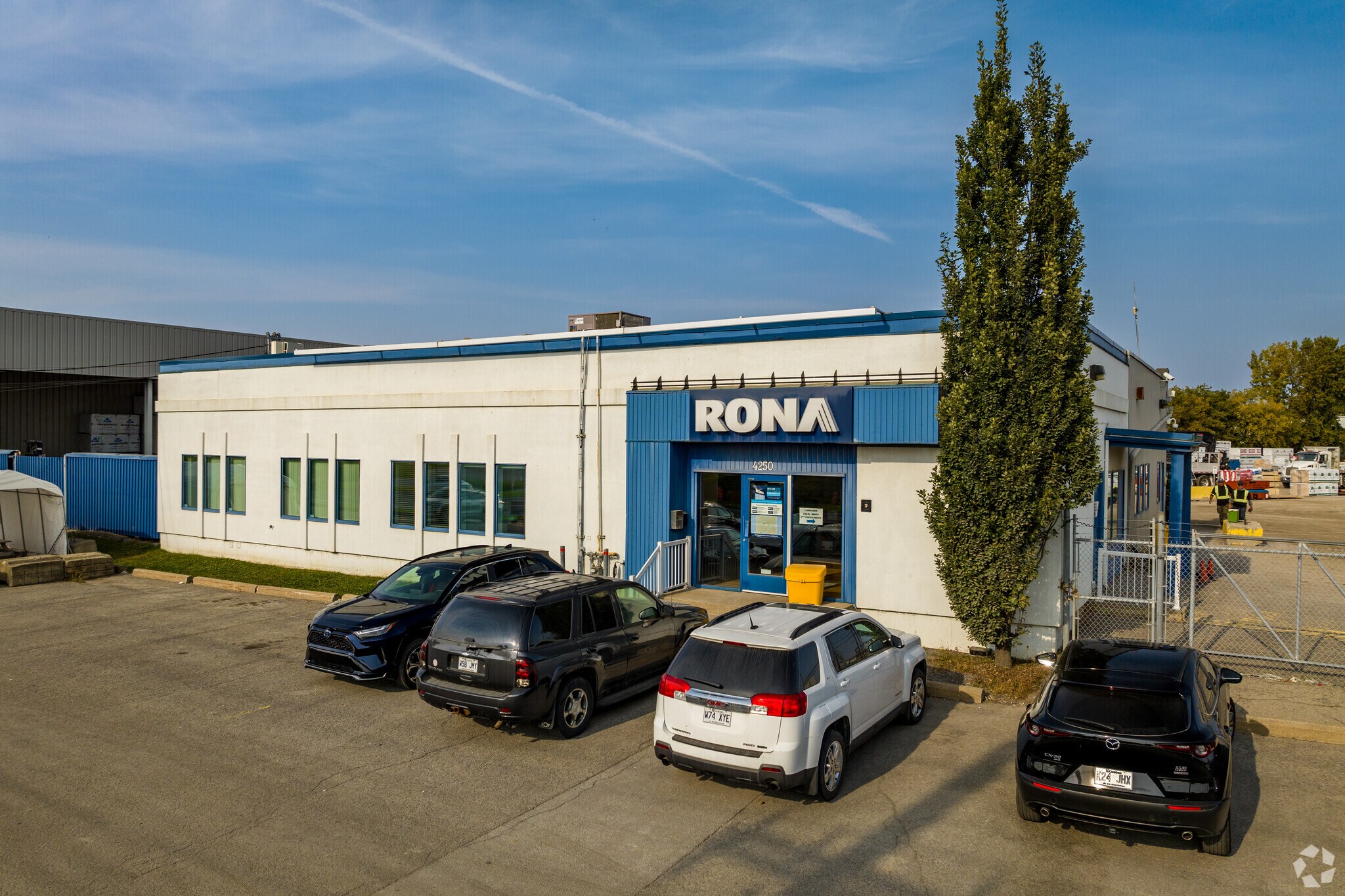 4250 Boul De La Grande-Allée, Boisbriand, QC for sale Primary Photo- Image 1 of 1