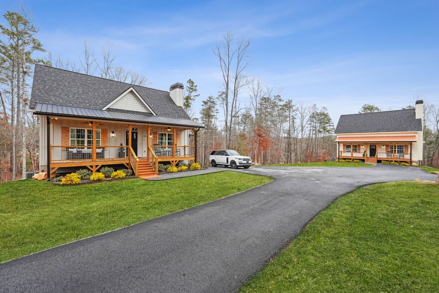 1300 Preacher Campbell Rd, Clarkesville, GA for sale - Primary Photo - Image 1 of 130