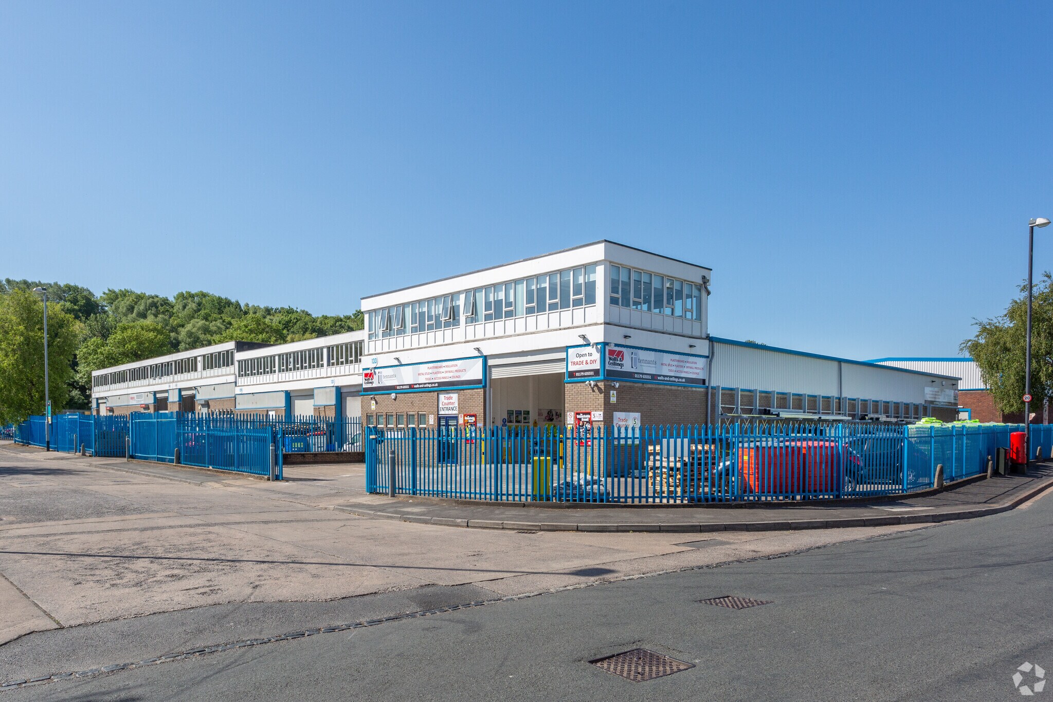 121-133 South Liberty Ln, Bristol à louer Photo principale- Image 1 de 3