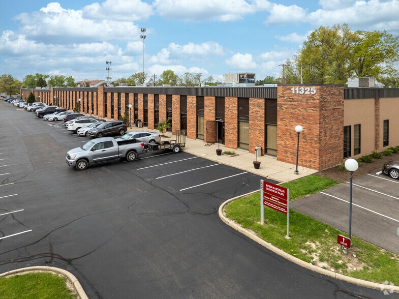 11325 Reed Hartman Hwy, Blue Ash, OH à louer - Photo du bâtiment - Image 1 de 5