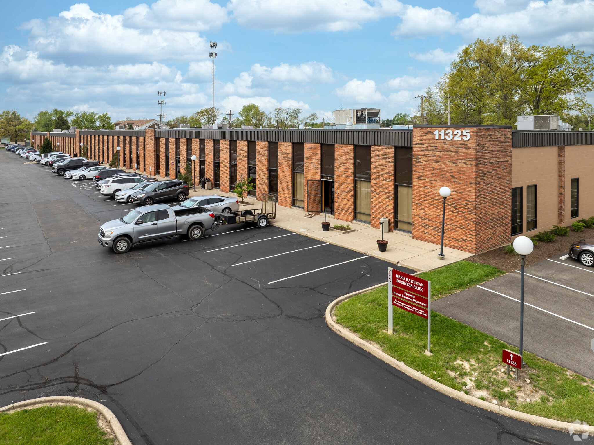 11325 Reed Hartman Hwy, Blue Ash, OH for lease Building Photo- Image 1 of 6