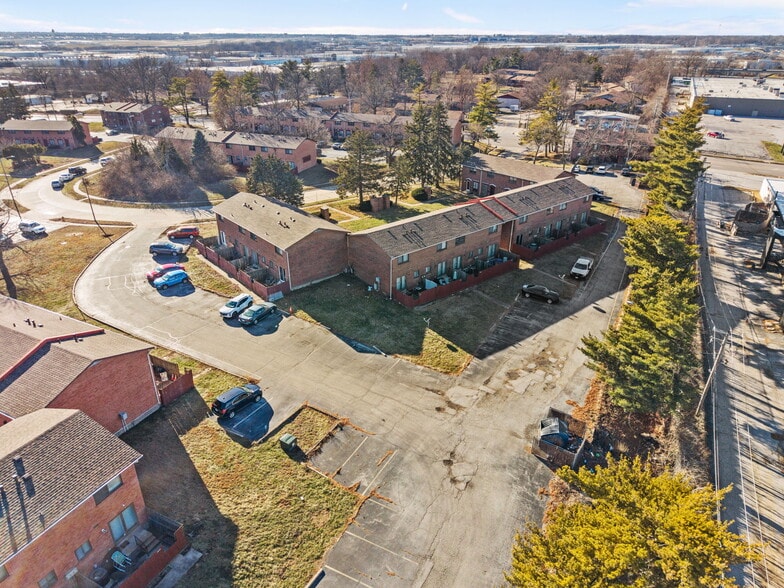 7298 N Hanley Rd, Hazelwood, MO for sale - Building Photo - Image 3 of 12