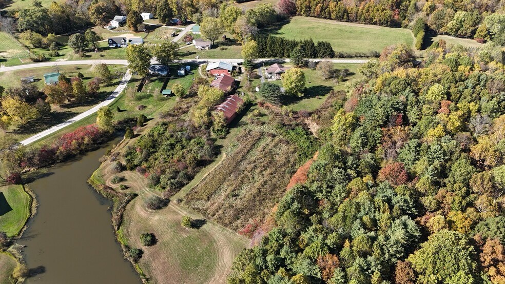 8820 N Old State Road 37, Bloomington, IN à vendre - Photo du bâtiment - Image 3 de 10