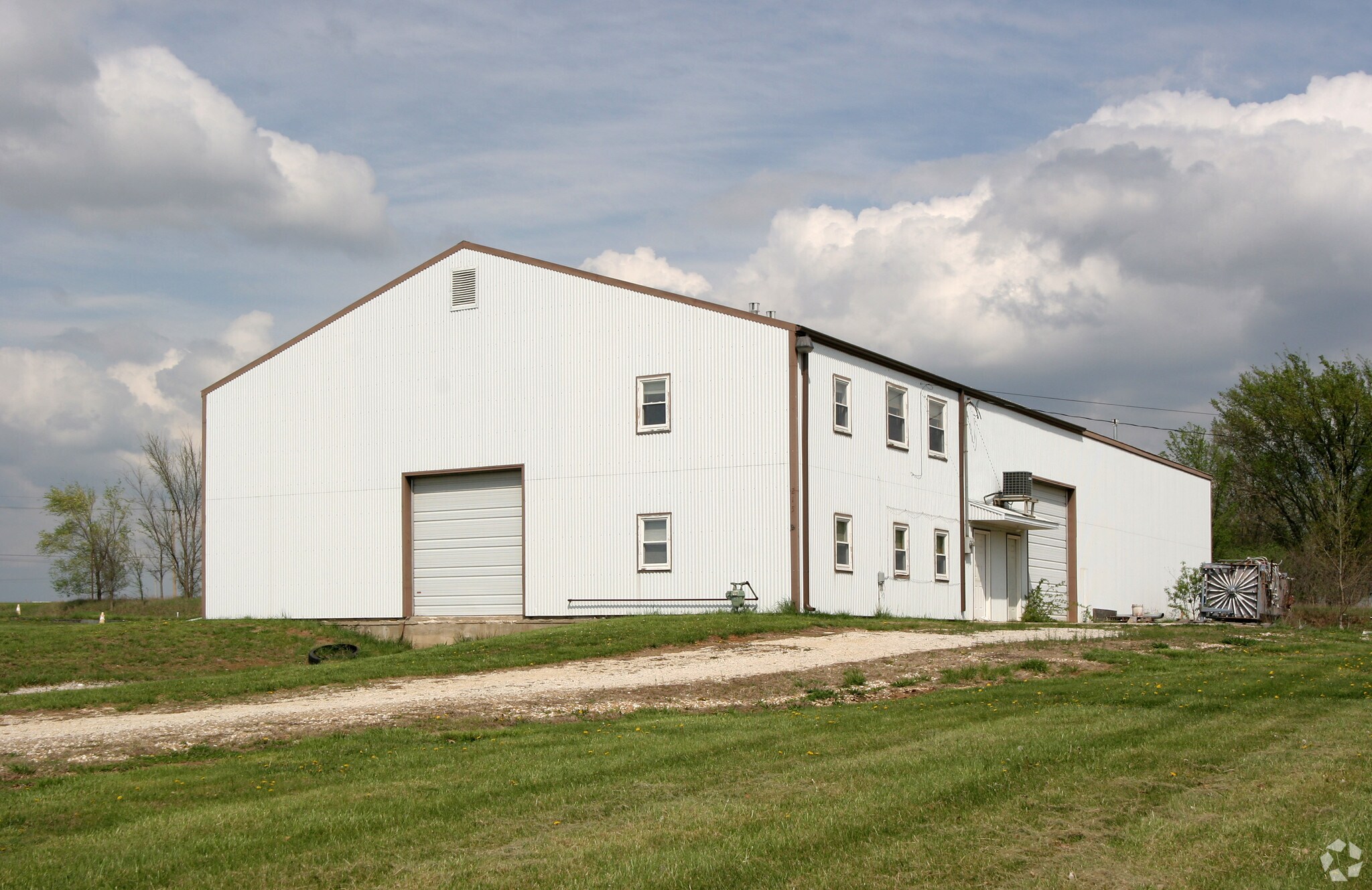 215 N Village Ter, Tonganoxie, KS à louer Photo principale- Image 1 de 7