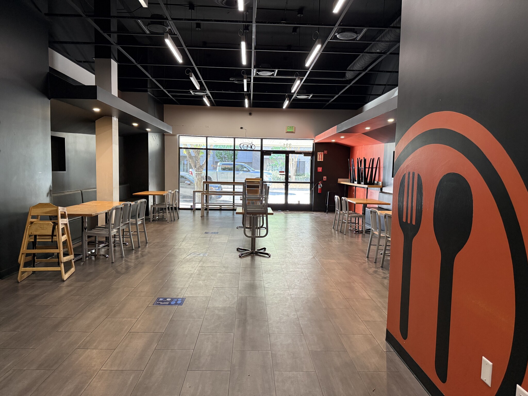 331 E Weber Ave, Stockton, CA à louer Photo intérieure- Image 1 de 15