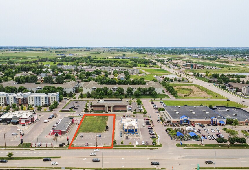 6325 S Louise Ave, Sioux Falls, SD à vendre - Photo du bâtiment - Image 2 de 7