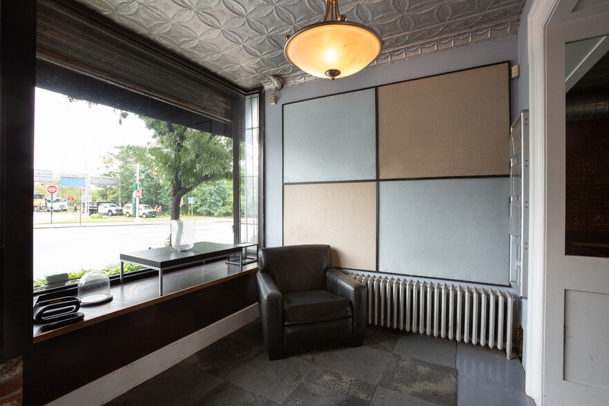 Atlantic Ave portfolio of 5 properties for sale on LoopNet.ca - Interior Photo - Image 3 of 10